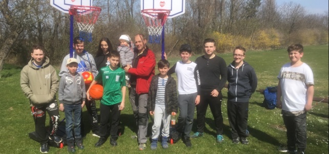 Basketballkörbe für die Jugend